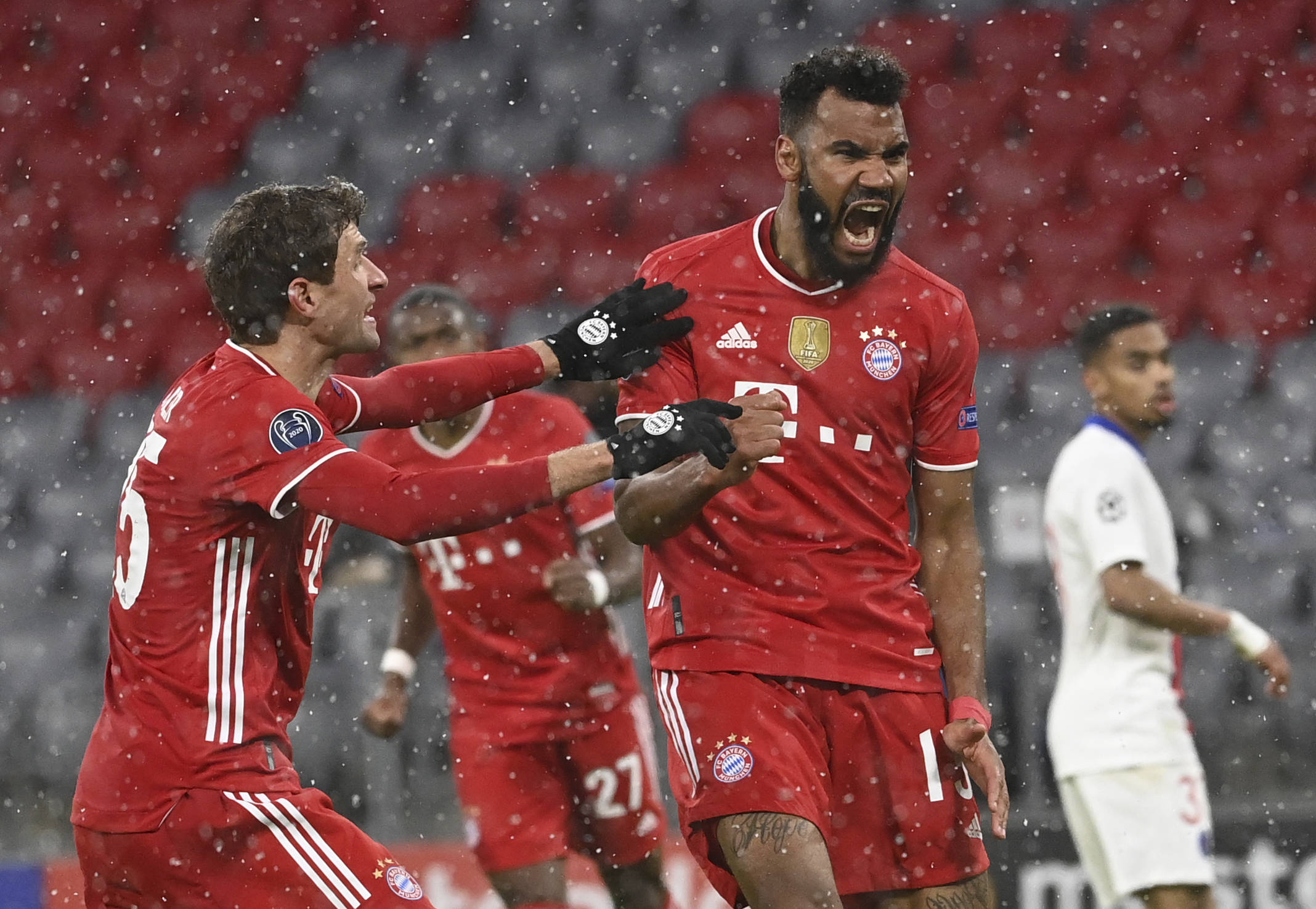 凸显了其 凸显了其